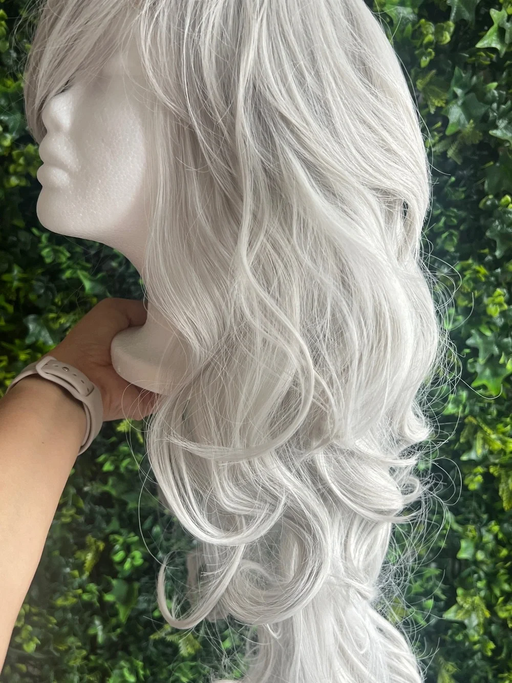 Stylish Long Wavy Women's Wig in Silver Gray